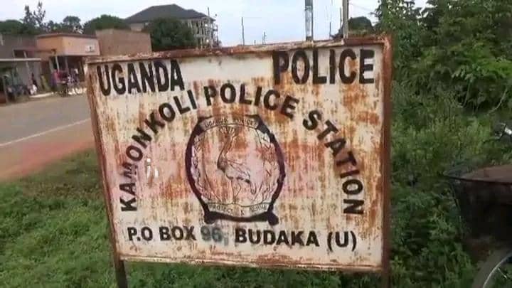 Residents Close down Kamonkoli Police Station Over Alleged Corruption